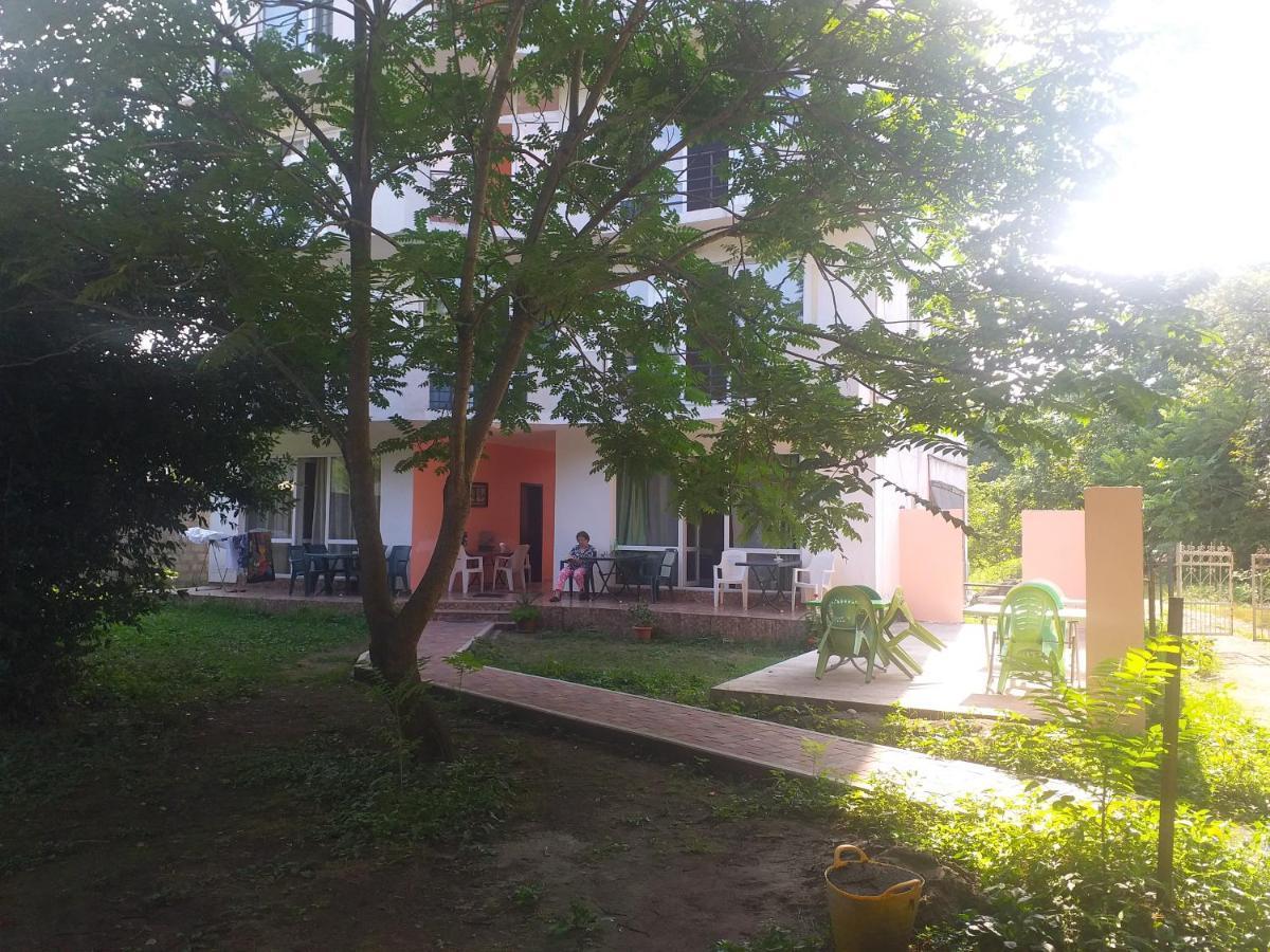 Lily Pearls Inn Kobuleti Exterior foto